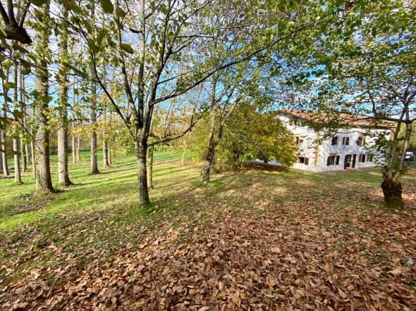 Sale House Saint-Pée-sur-Nivelle 15&nbsp;Rooms 740&nbsp;m²