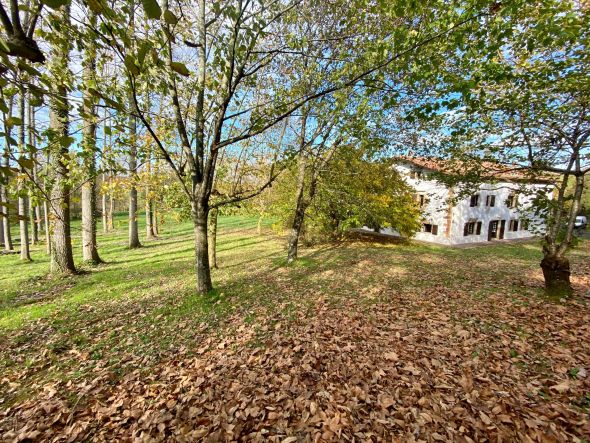 Sale House Saint-Pée-sur-Nivelle 15&nbsp;Rooms 740&nbsp;m²
