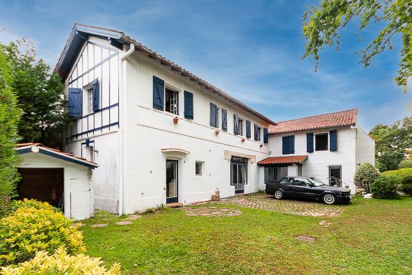 Sale Traditional house Ciboure 6&nbsp;Rooms 176&nbsp;m²