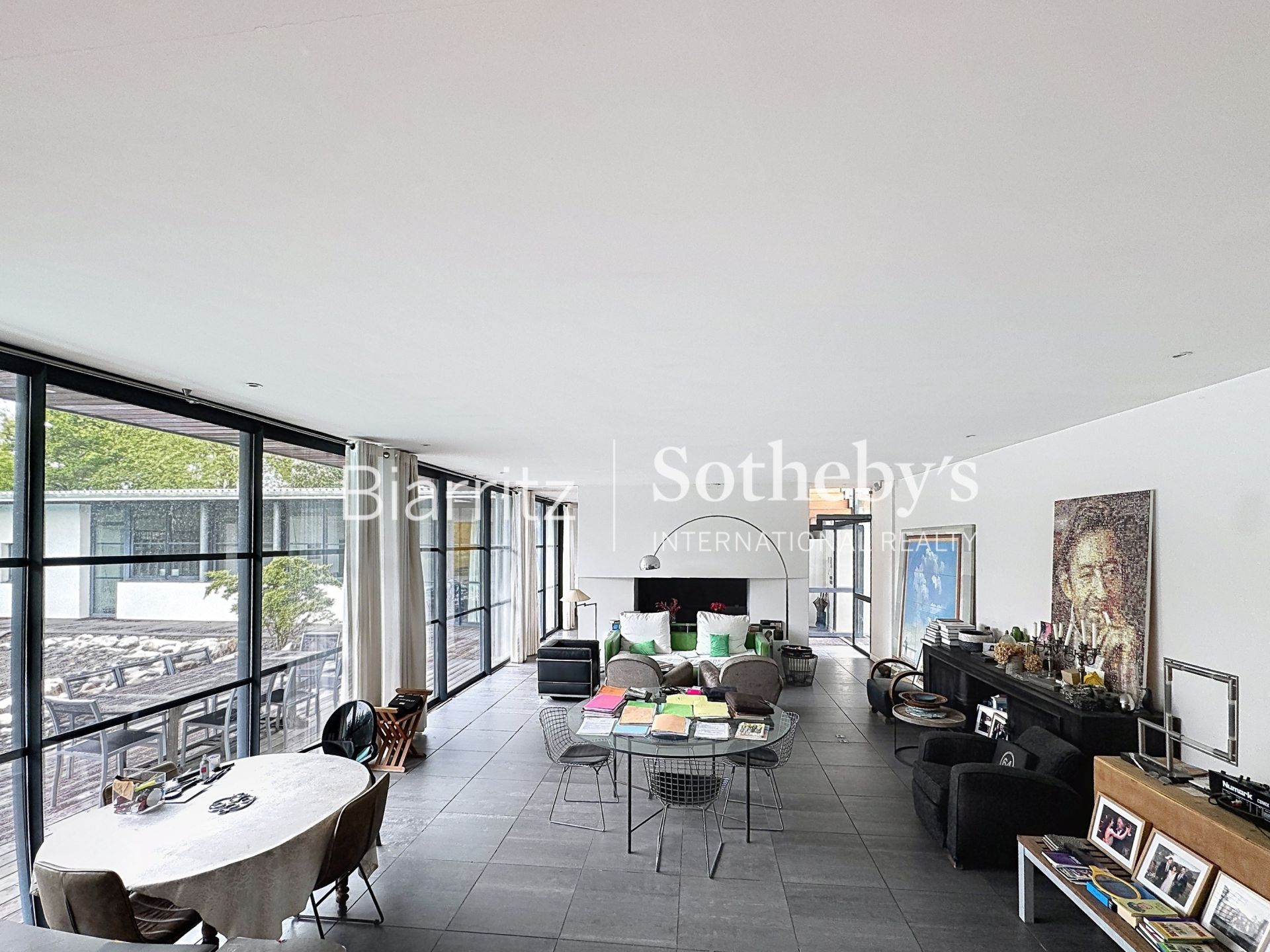 house 6 Rooms for sale on BIARRITZ (64200)