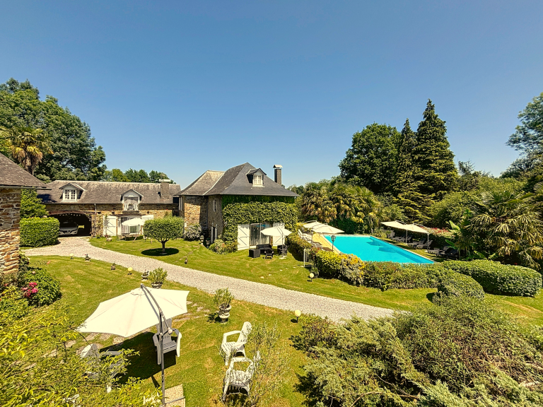 house 20 Rooms for sale on HAUT DE BOSDARROS (64800)
