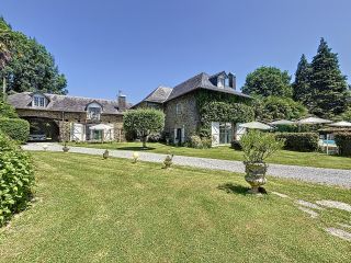 house 20 Rooms for sale on HAUT DE BOSDARROS (64800)