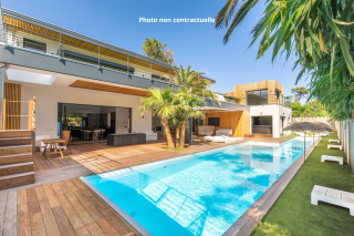 house 8 Rooms for sale on ANGLET (64600)