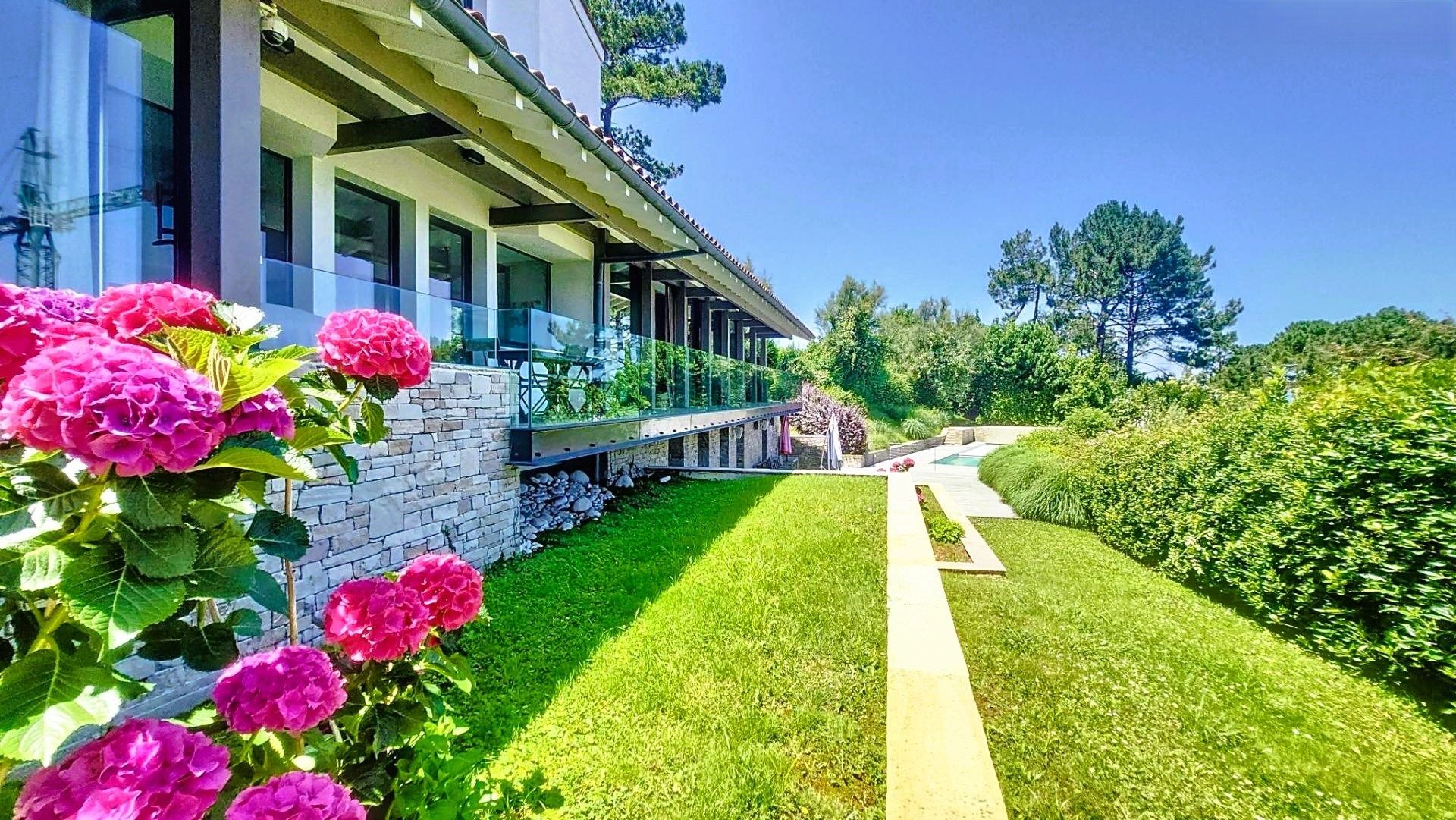 maison 10 Pièces en vente sur ST JEAN DE LUZ (64500)