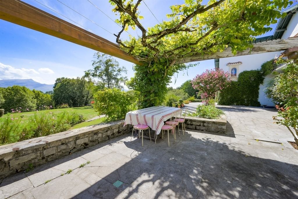property 15 Rooms for sale on ST JEAN DE LUZ (64500)