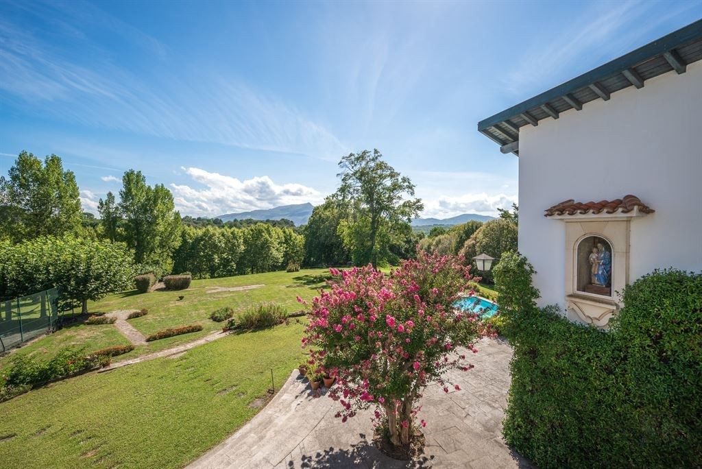 propriété 15 Pièces en vente sur ST JEAN DE LUZ (64500)