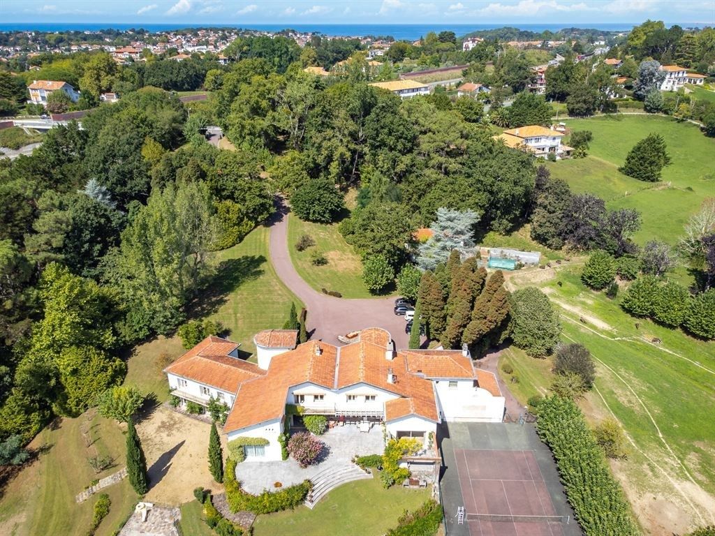 property 15 Rooms for sale on ST JEAN DE LUZ (64500)