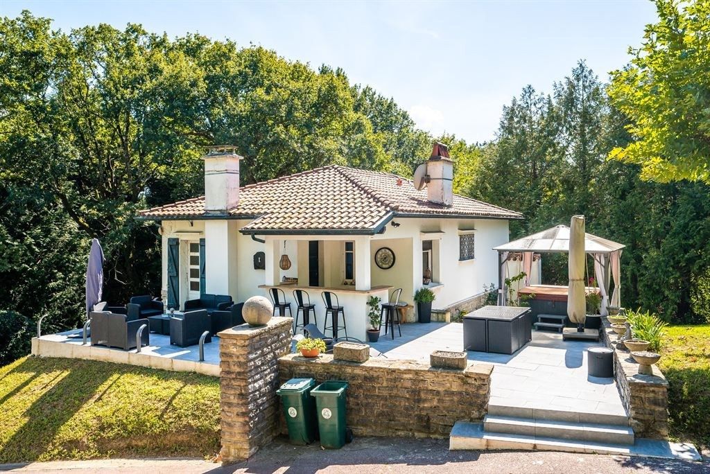 propriété 15 Pièces en vente sur ST JEAN DE LUZ (64500)