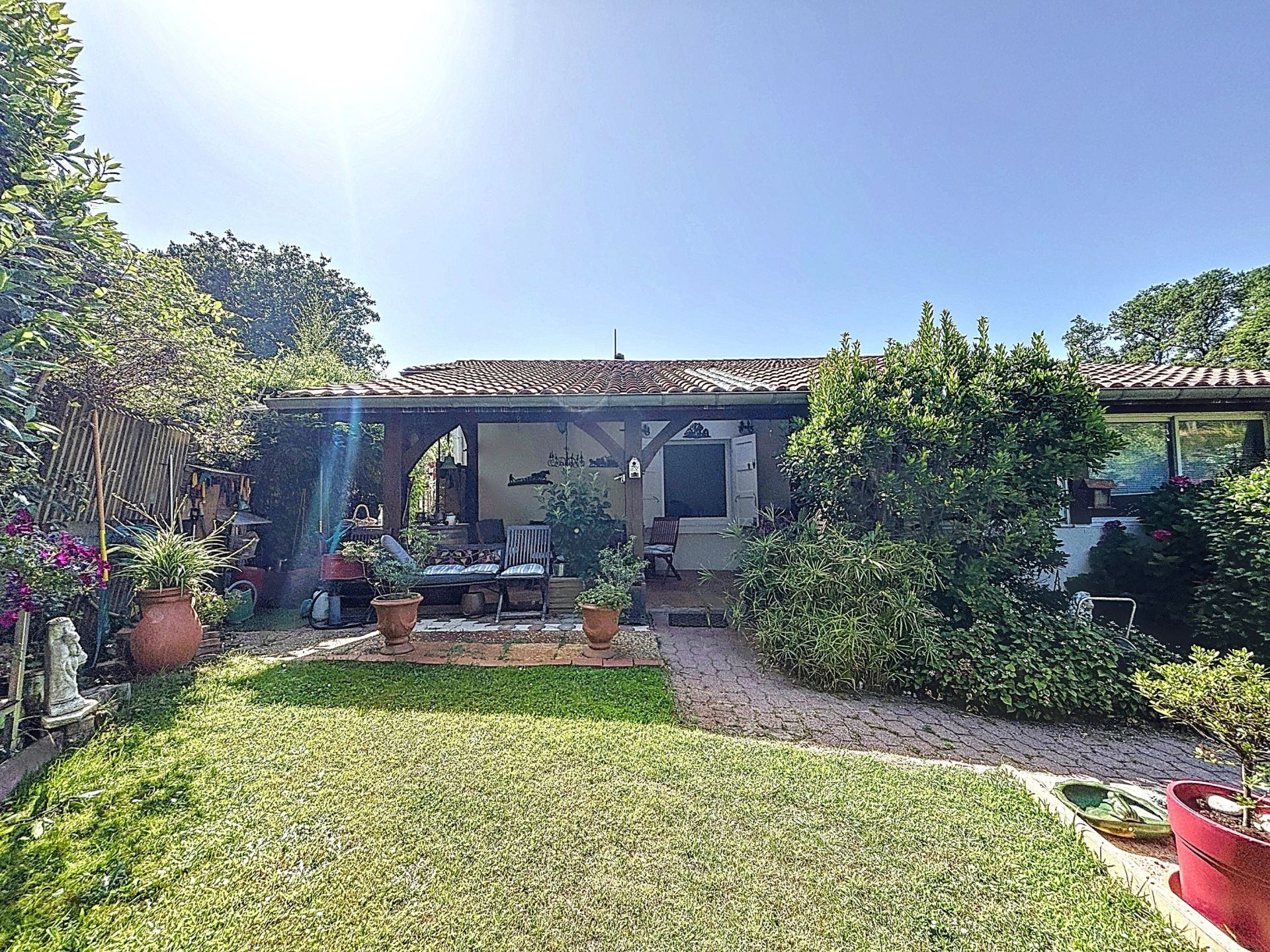 house 6 Rooms for sale on HOSSEGOR (40150)