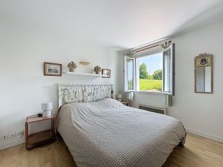 house 7 Rooms for sale on URRUGNE (64122)