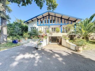 house 8 Rooms for sale on CAPBRETON (40130)