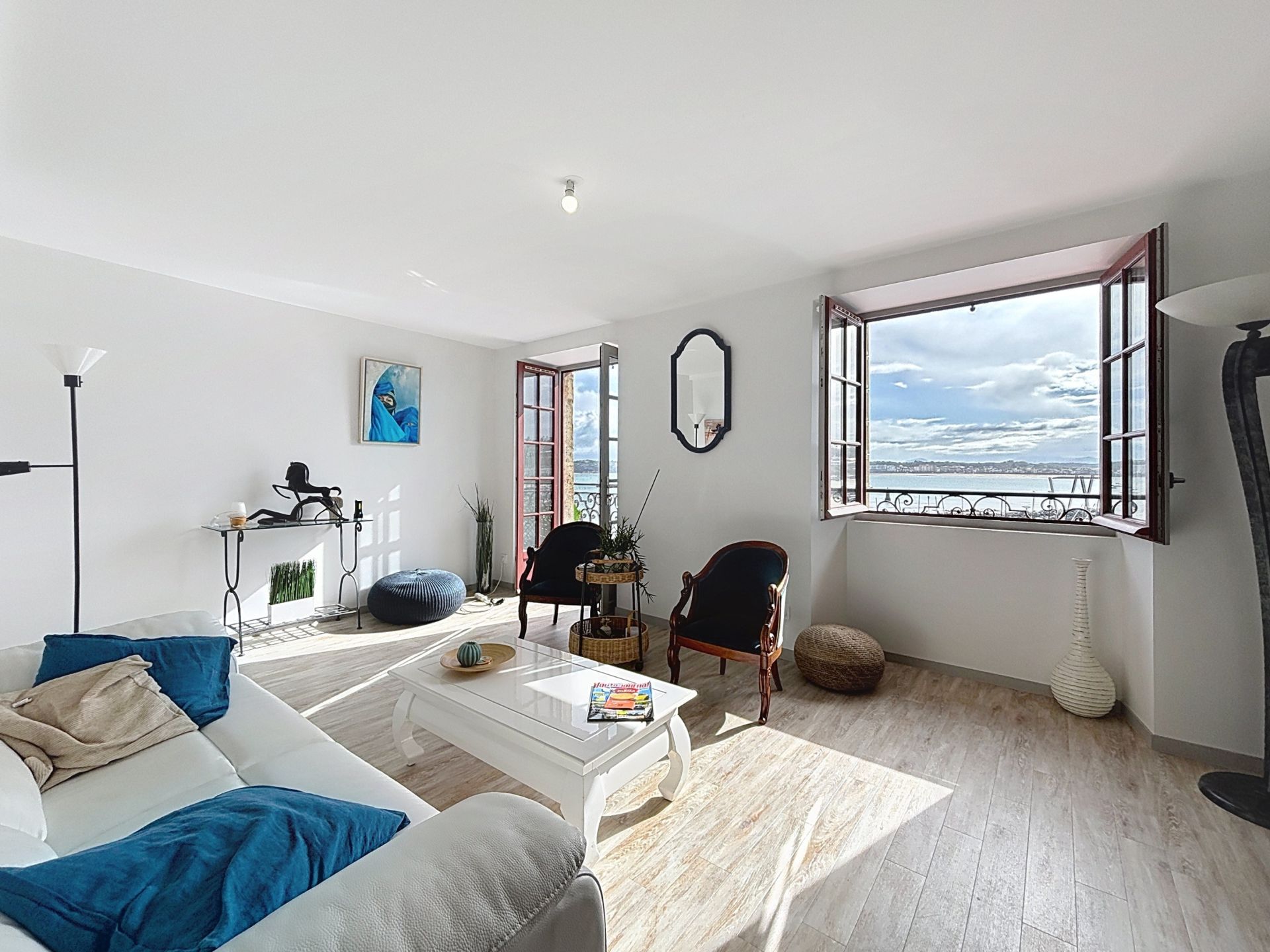 apartment 4 Rooms for sale on CIBOURE (64500)