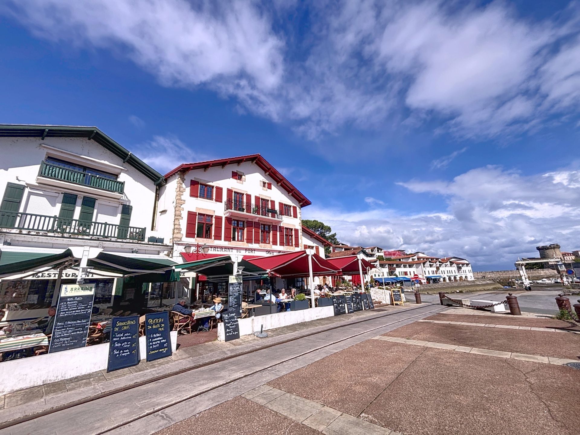 apartment 4 Rooms for sale on CIBOURE (64500)