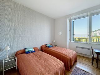 apartment 4 Rooms for sale on BIARRITZ (64200)