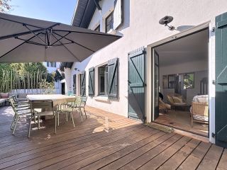 house 8 Rooms for sale on GUETHARY (64210)