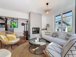 house 8 Rooms for sale on GUETHARY (64210)