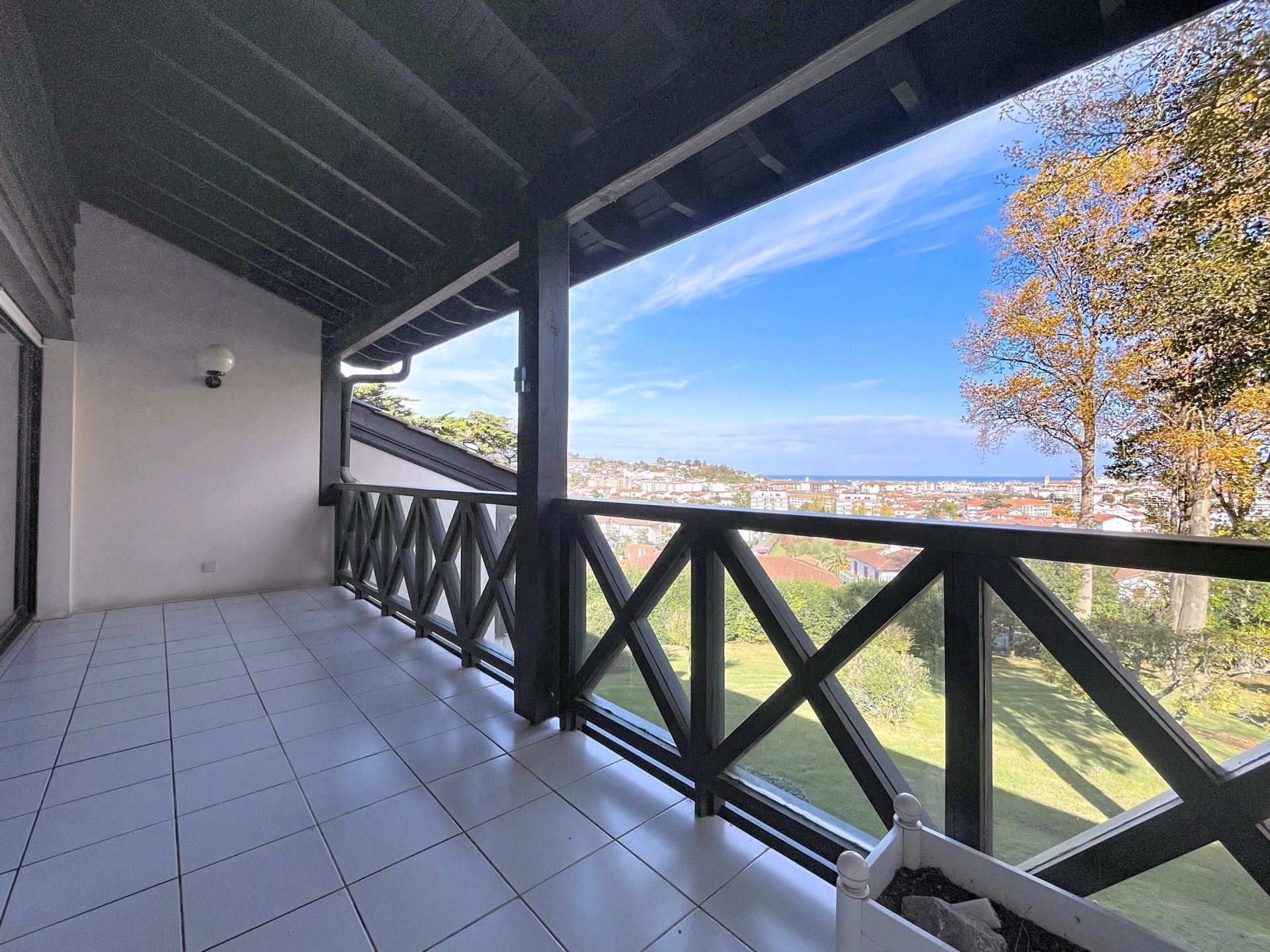 apartment 5 Rooms for sale on CIBOURE (64500)