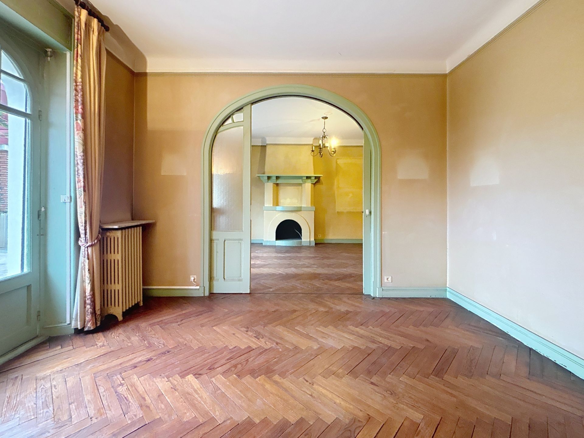 house 10 Rooms for sale on BAYONNE (64100)