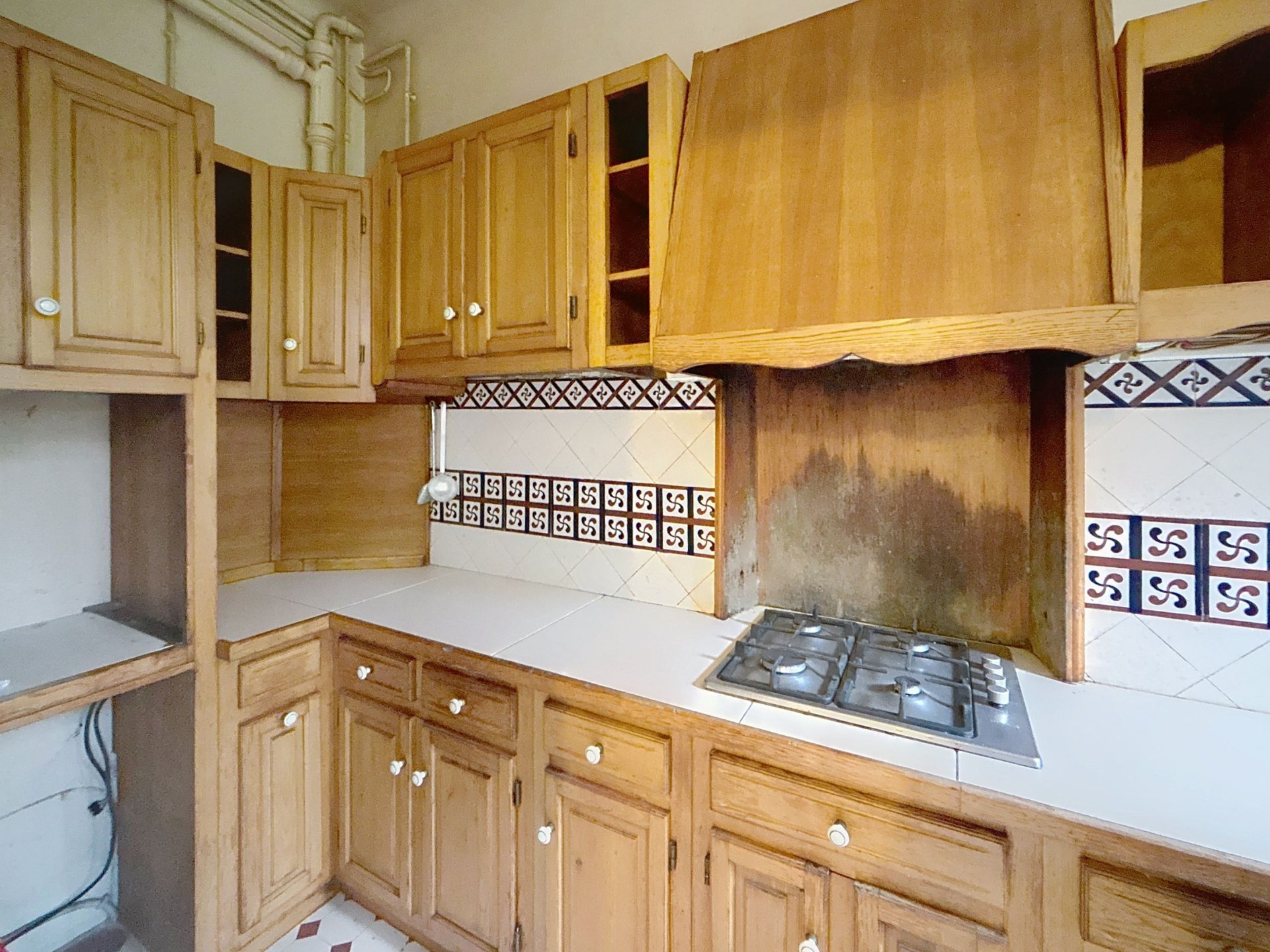 house 10 Rooms for sale on BAYONNE (64100)