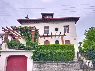 Sale House Bayonne 10 Rooms 300 m²
