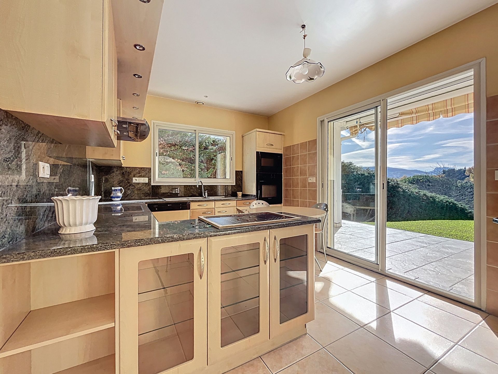 house 4 Rooms for sale on URRUGNE (64122)