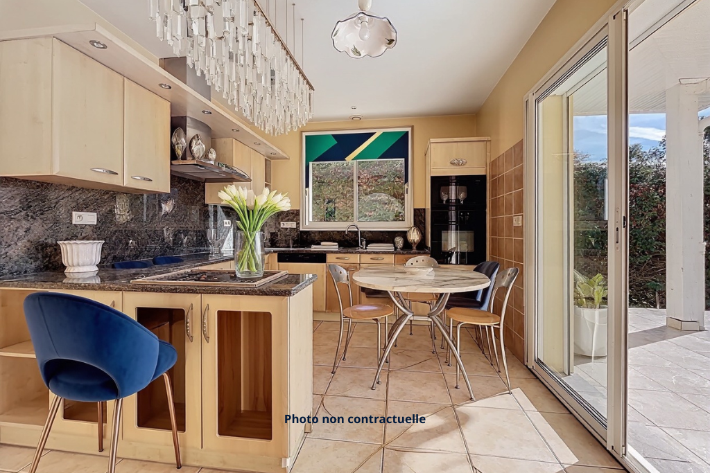 house 4 Rooms for sale on URRUGNE (64122)