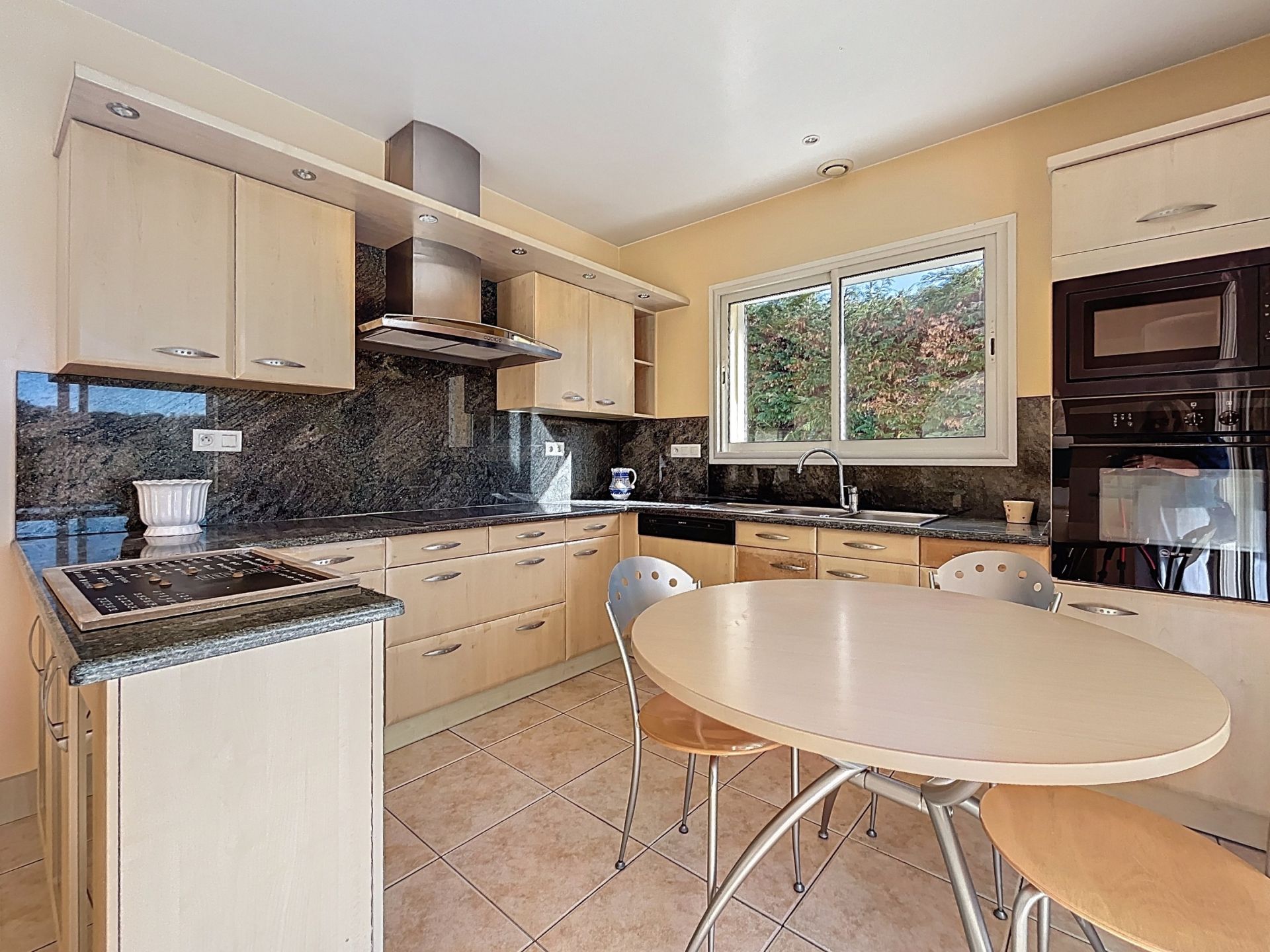 house 4 Rooms for sale on URRUGNE (64122)