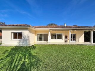 house 4 Rooms for sale on URRUGNE (64122)