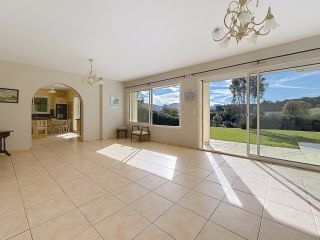 house 4 Rooms for sale on URRUGNE (64122)