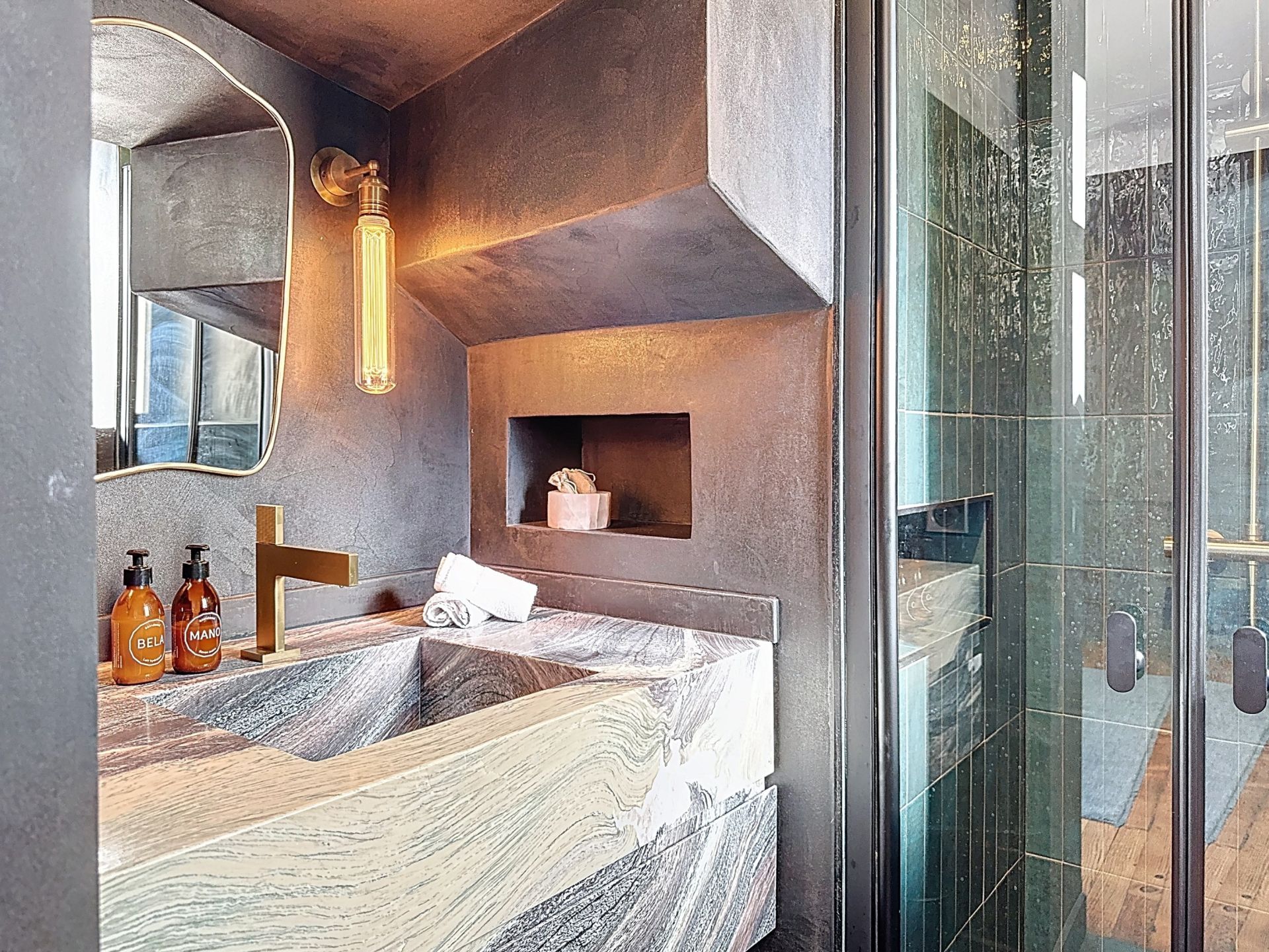 mansion 12 Rooms for sale on MAGESCQ (40140)