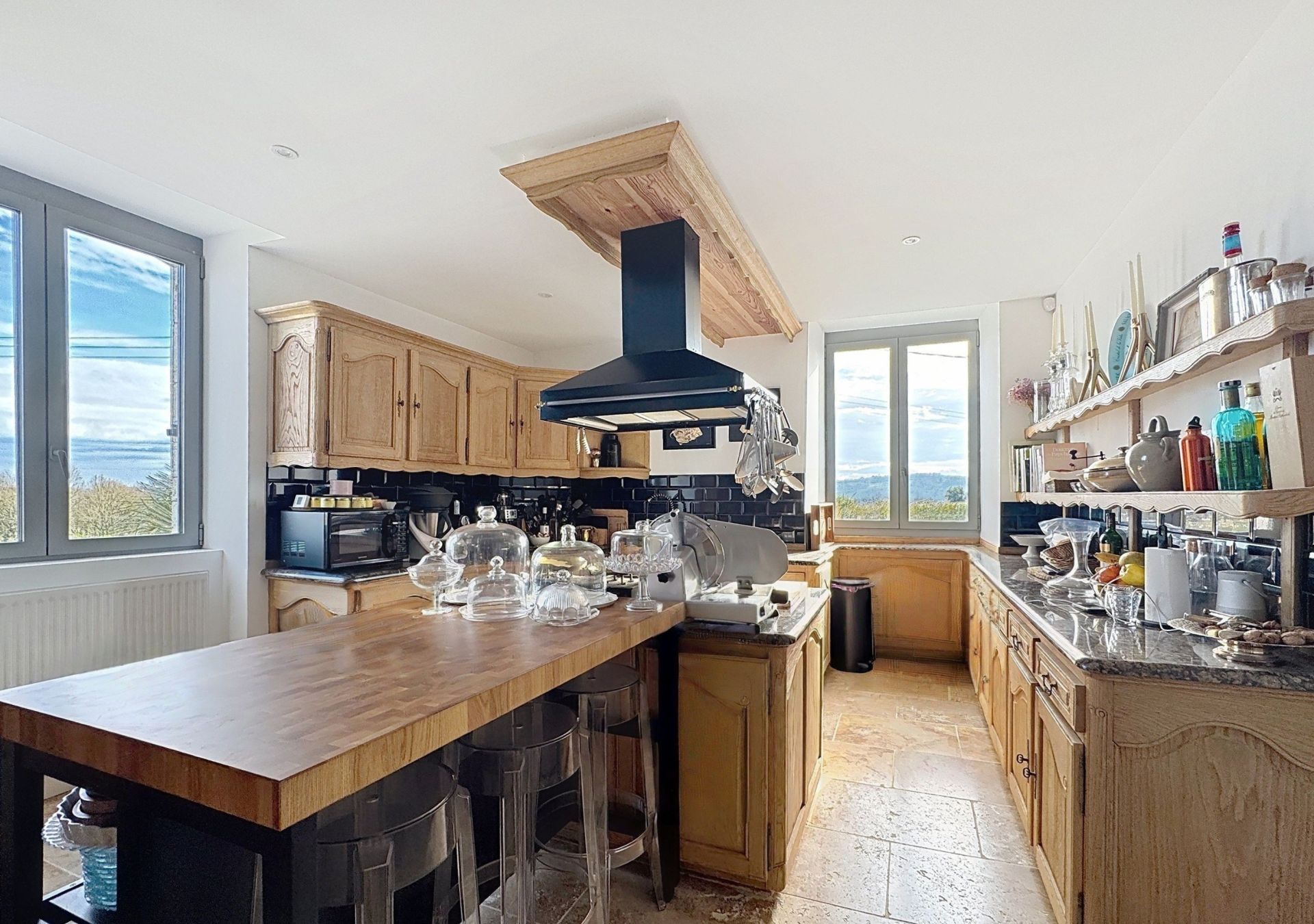 maison 11 Pièces en vente sur GUICHE (64520)