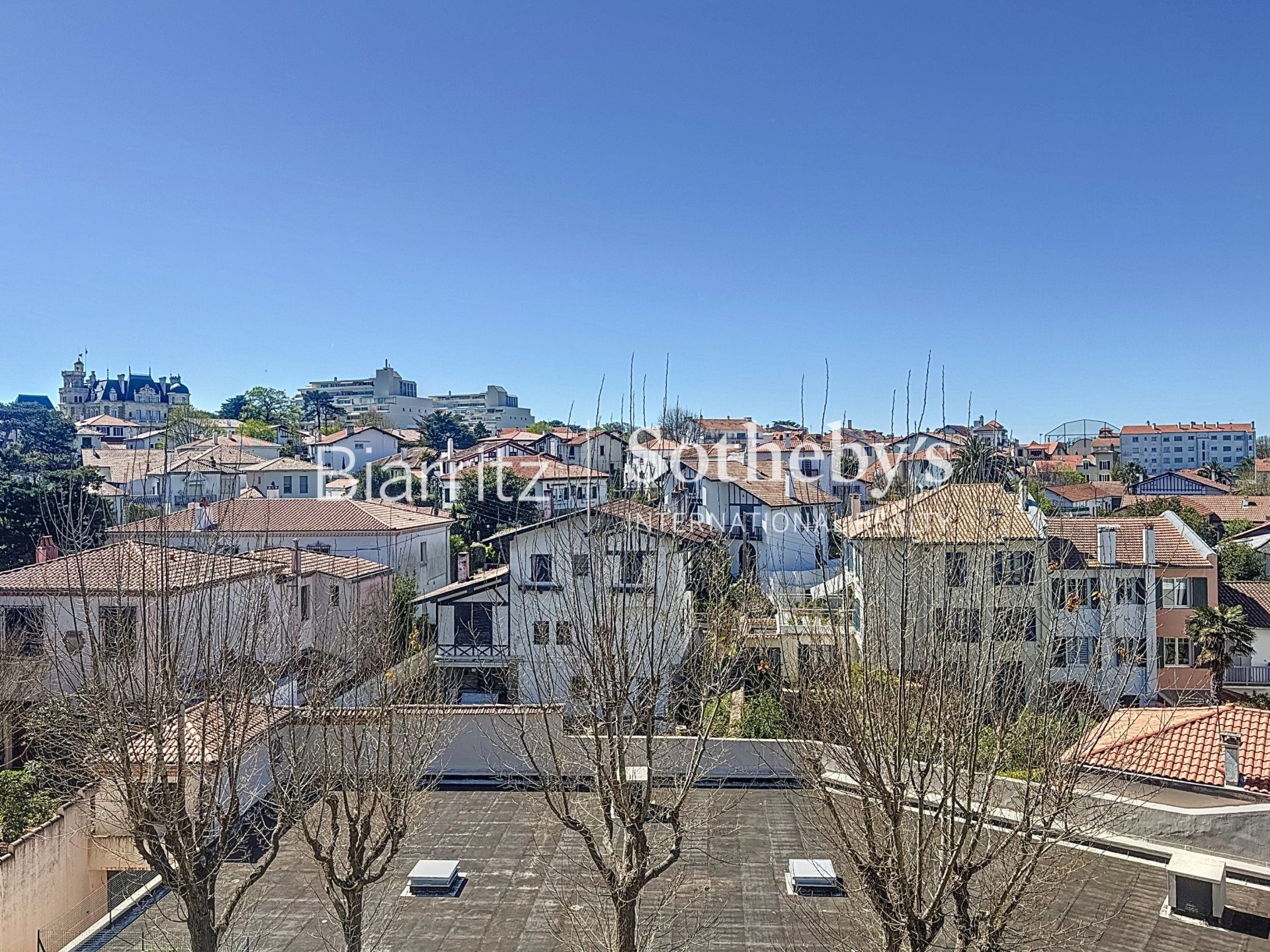 apartment 3 Rooms for sale on BIARRITZ (64200)