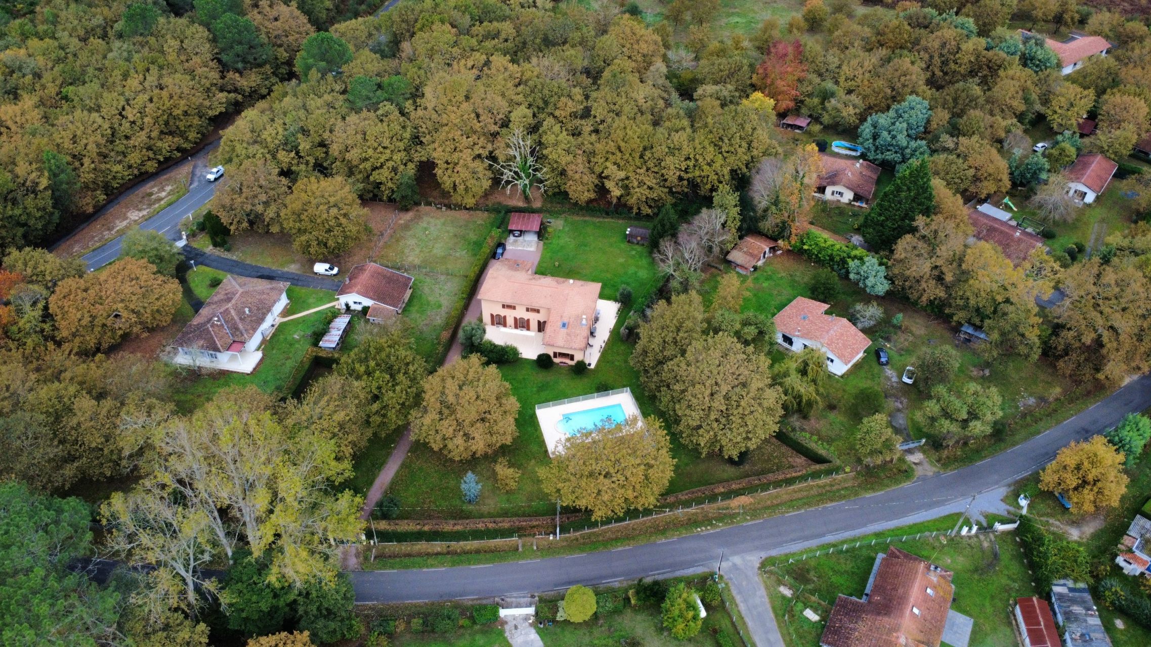 house 10 Rooms for sale on MIMIZAN (40200)