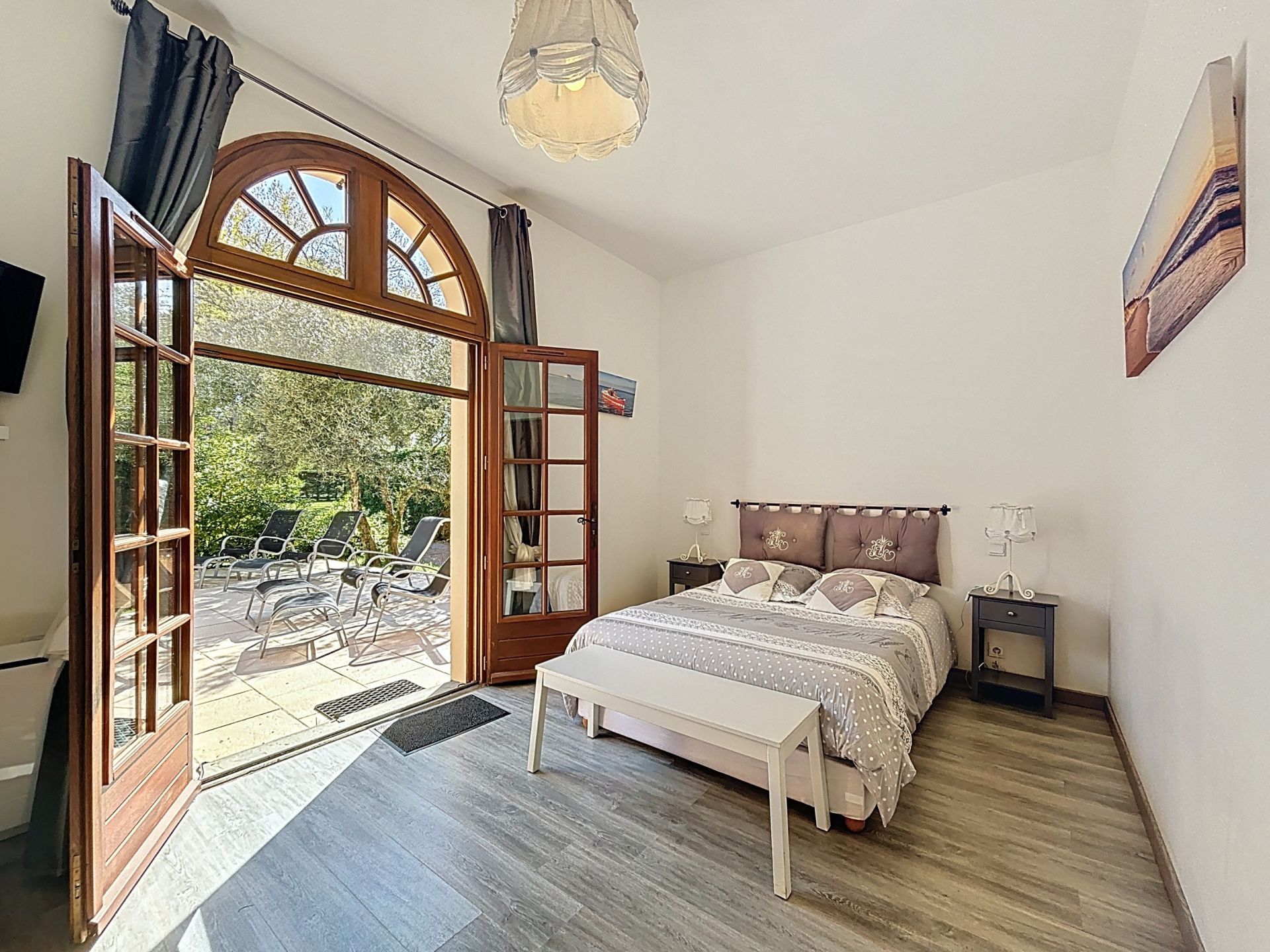 house 10 Rooms for sale on MIMIZAN (40200)