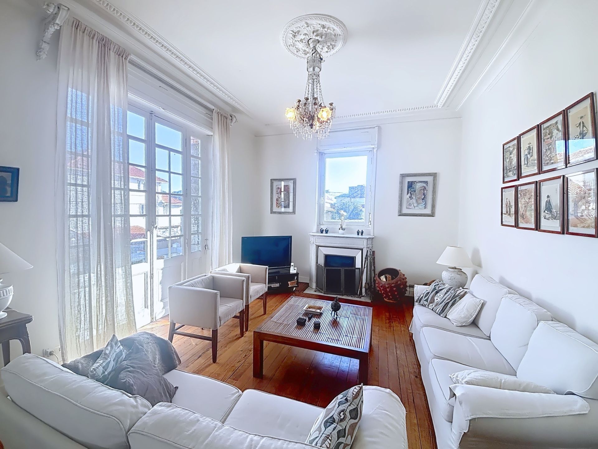 house 12 Rooms for sale on BIARRITZ (64200)