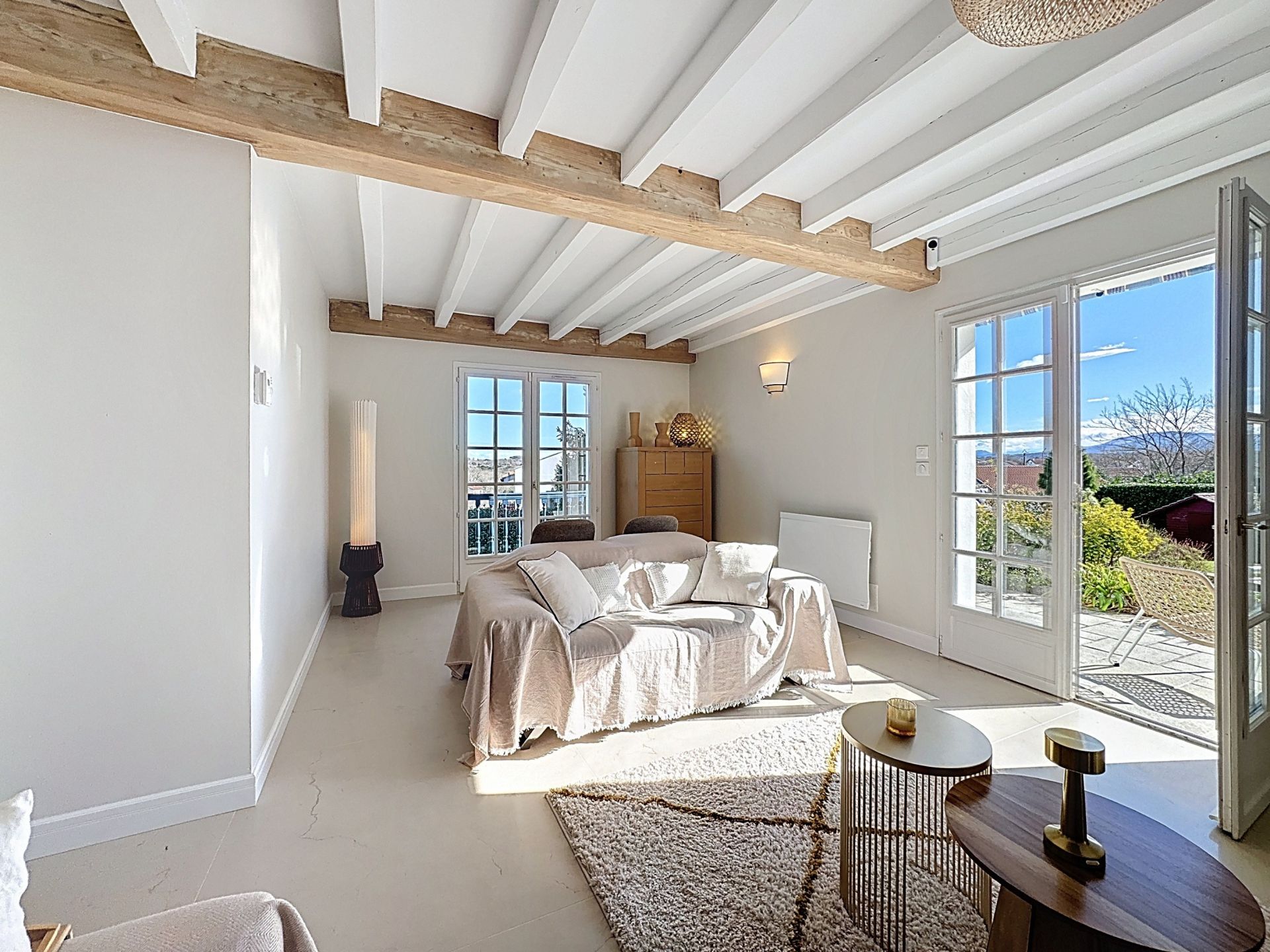 house 7 Rooms for sale on ARBONNE (64210)