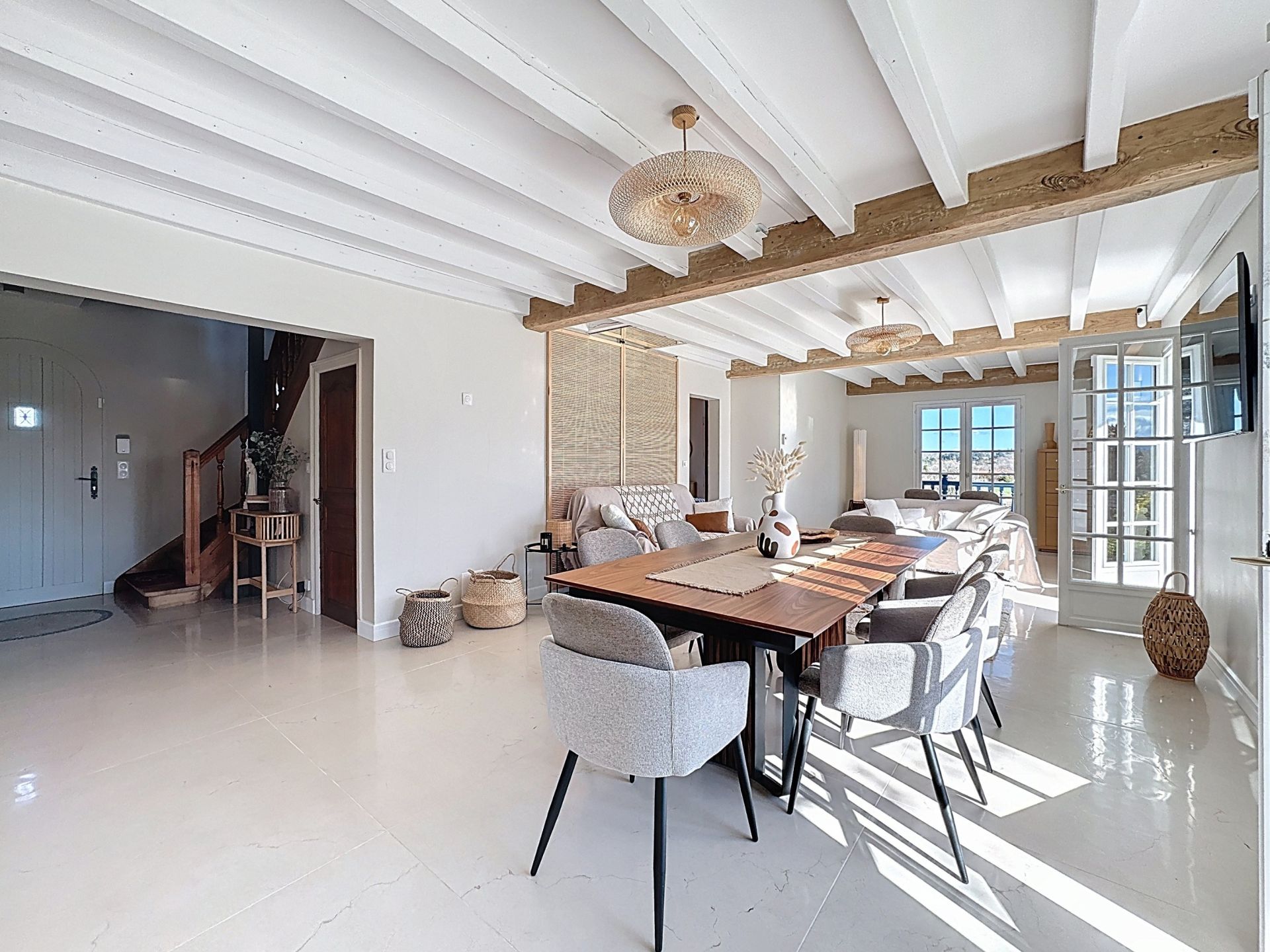 house 7 Rooms for sale on ARBONNE (64210)