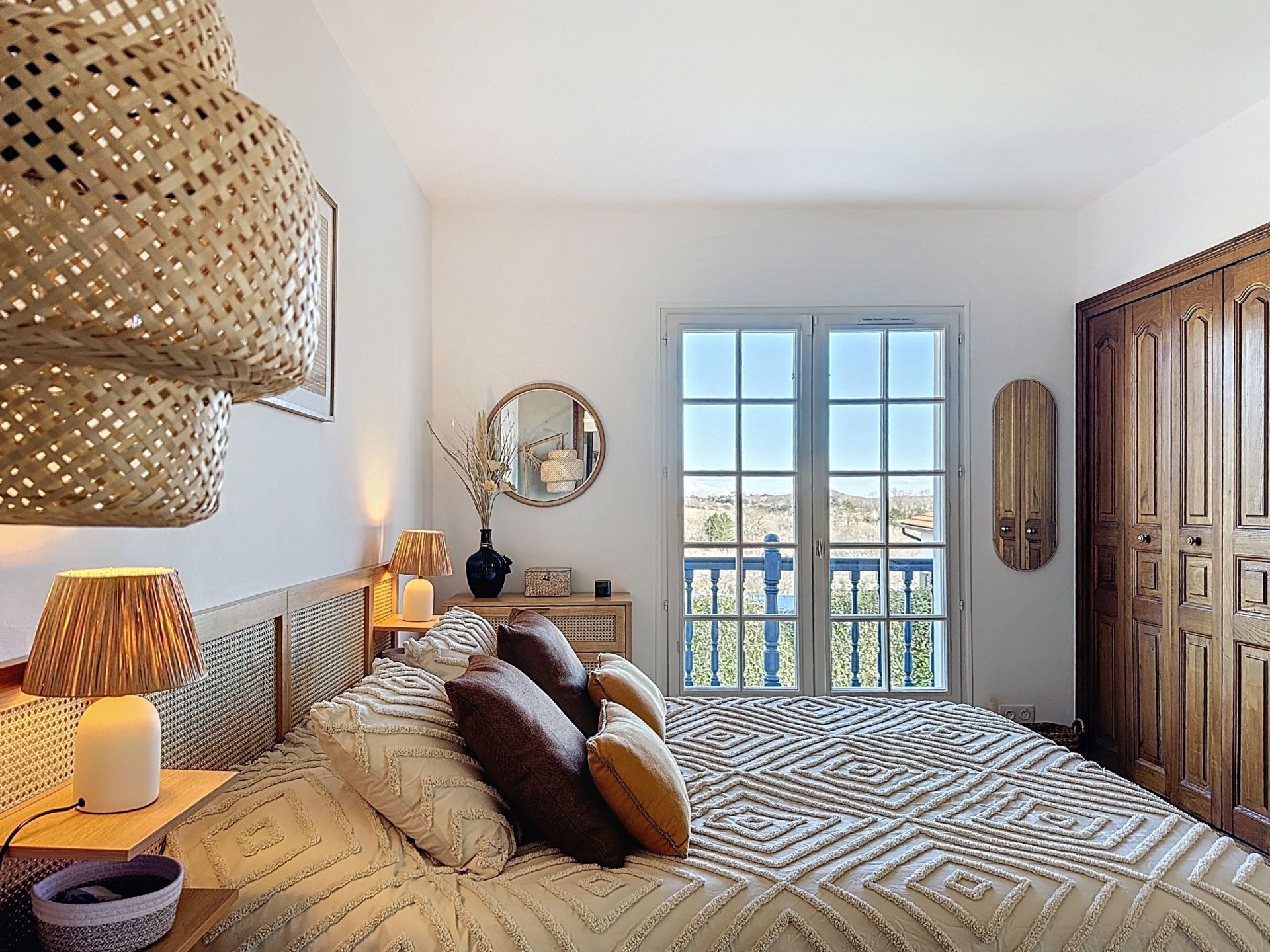 house 7 Rooms for sale on ARBONNE (64210)