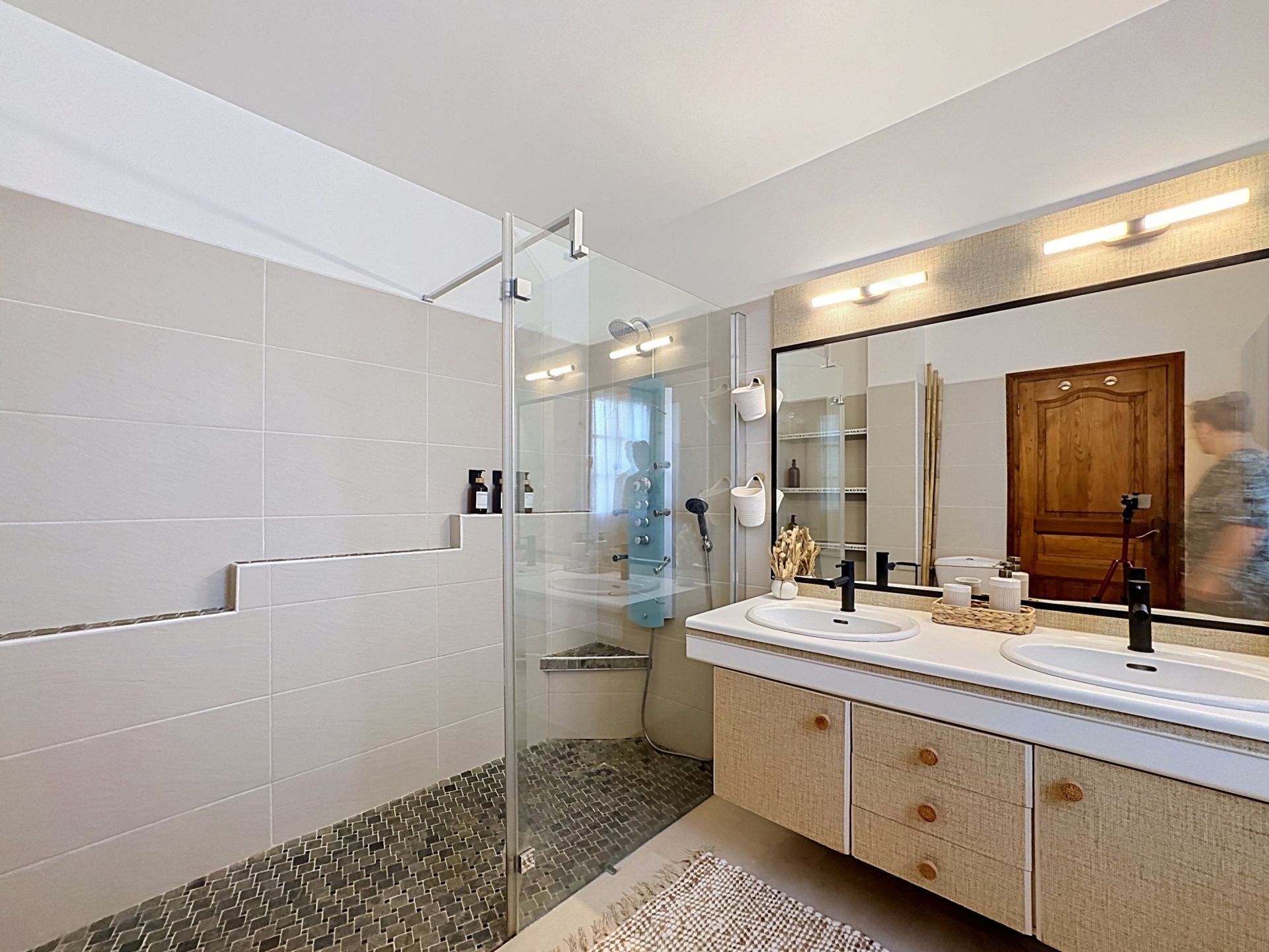 house 7 Rooms for sale on ARBONNE (64210)