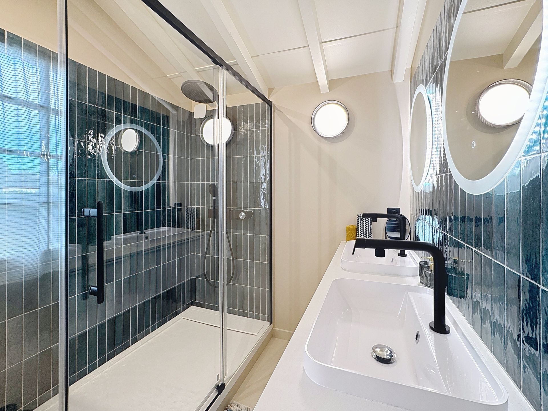 house 7 Rooms for sale on ARBONNE (64210)