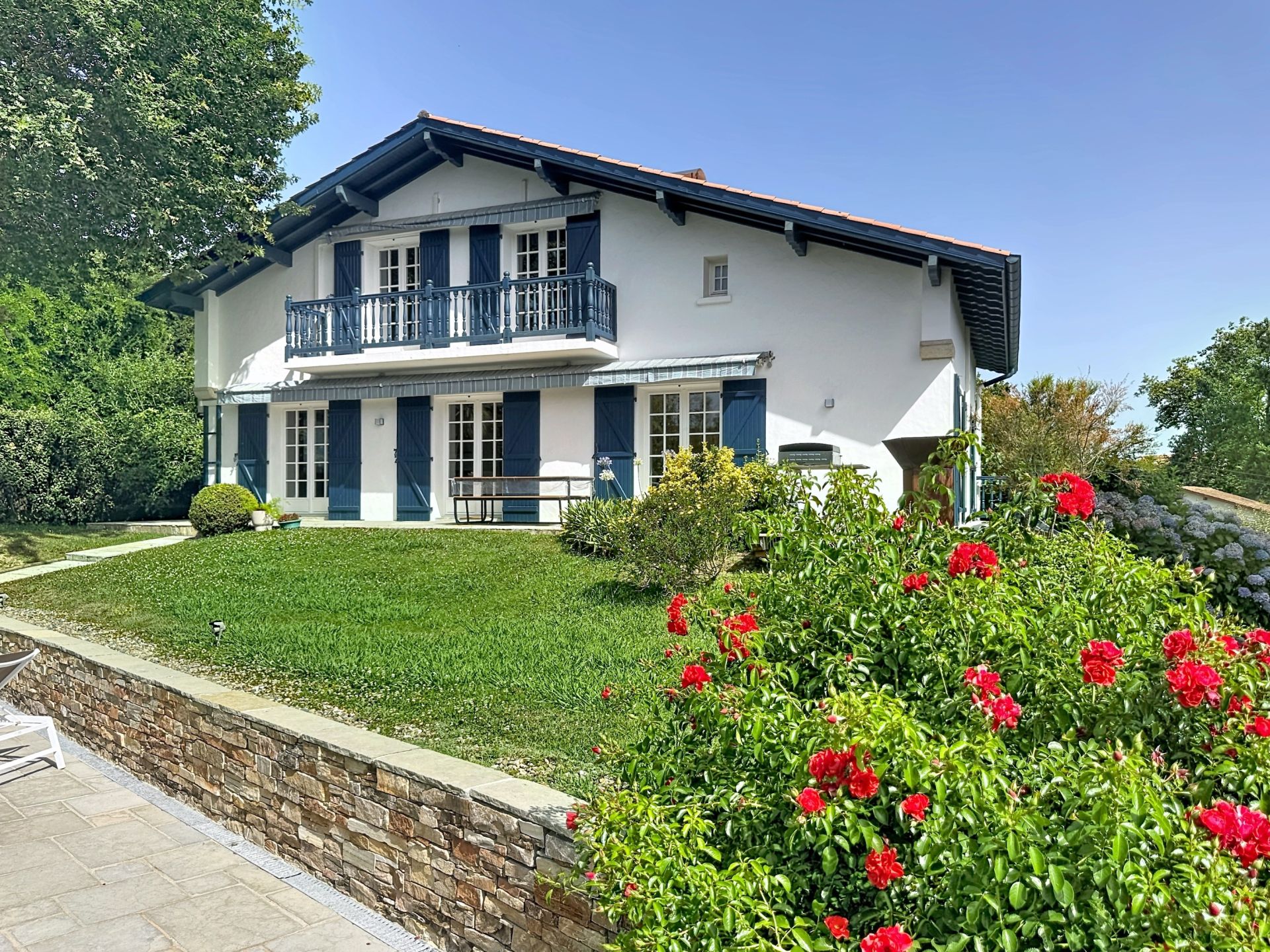 house 7 Rooms for sale on ARBONNE (64210)