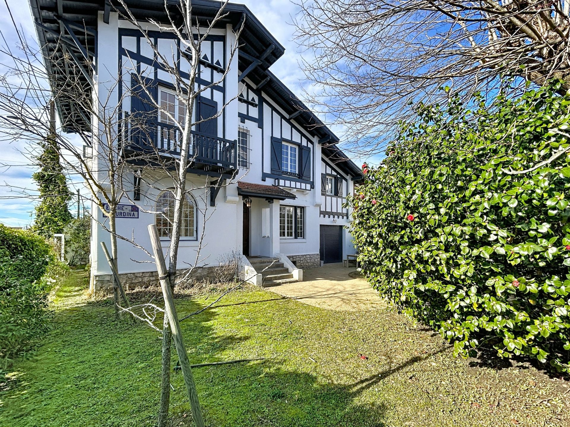 house 7 Rooms for sale on BIARRITZ (64200)