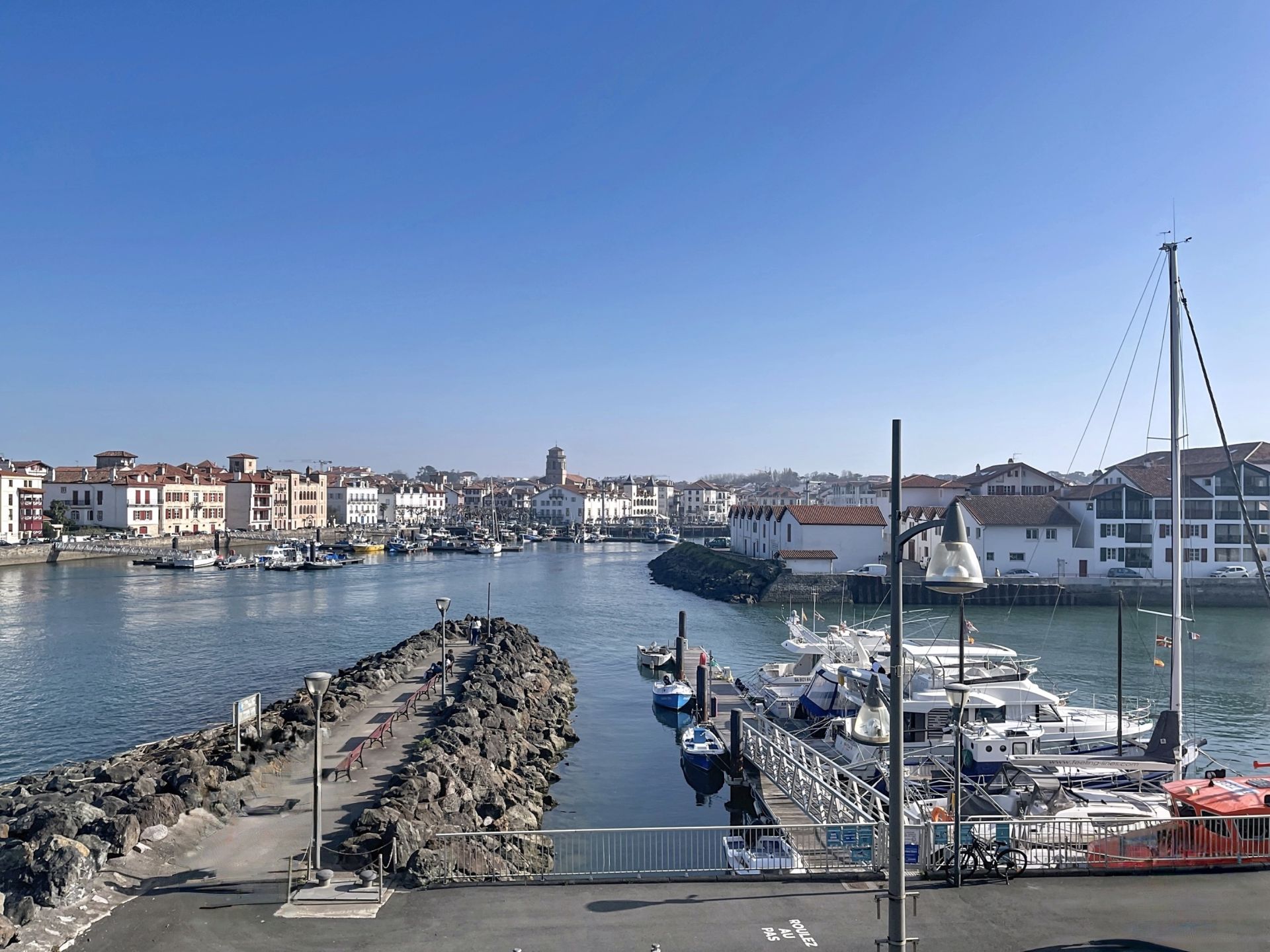 apartment 5 Rooms for sale on CIBOURE (64500)