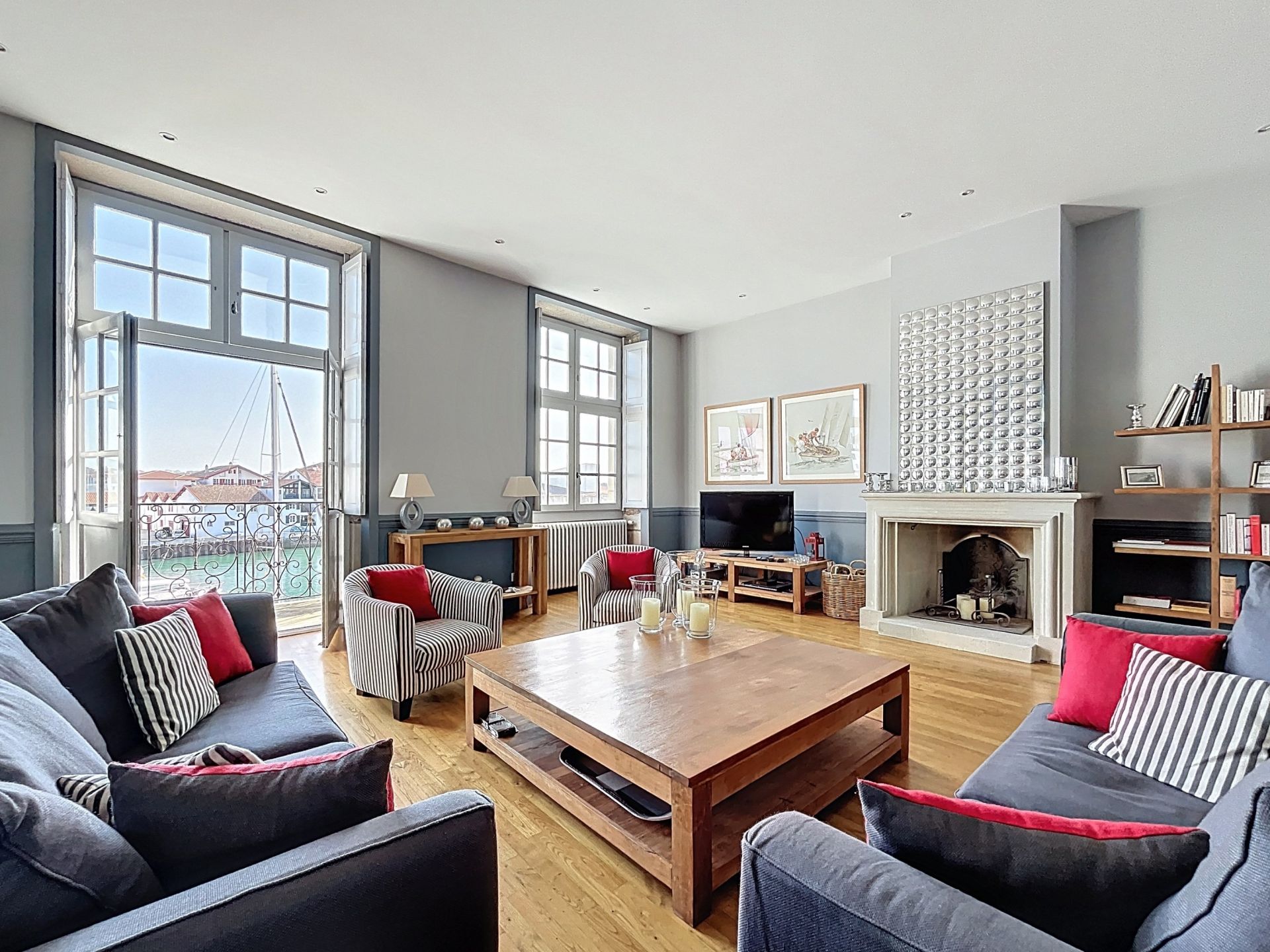 apartment 5 Rooms for sale on CIBOURE (64500)