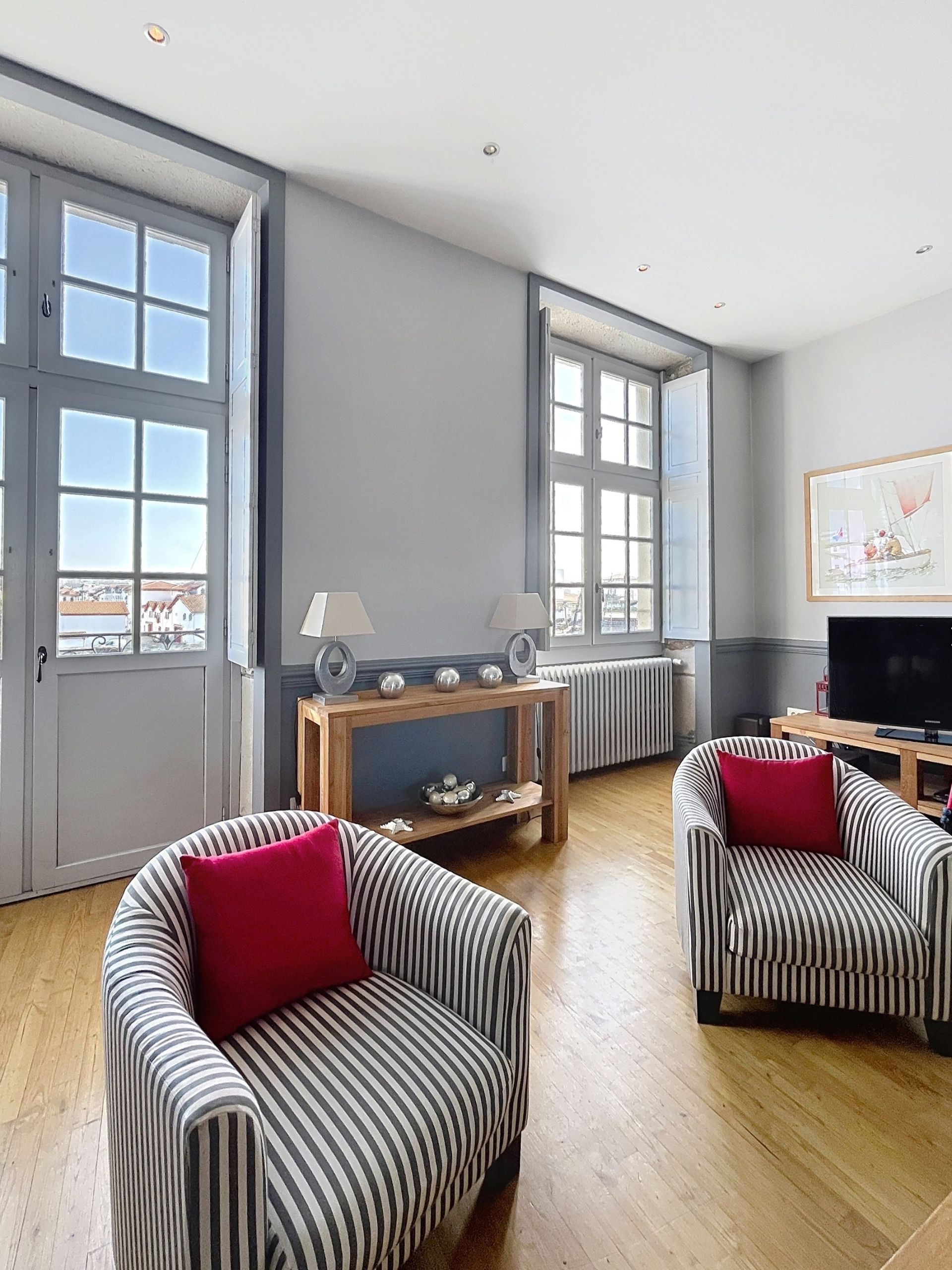 apartment 5 Rooms for sale on CIBOURE (64500)