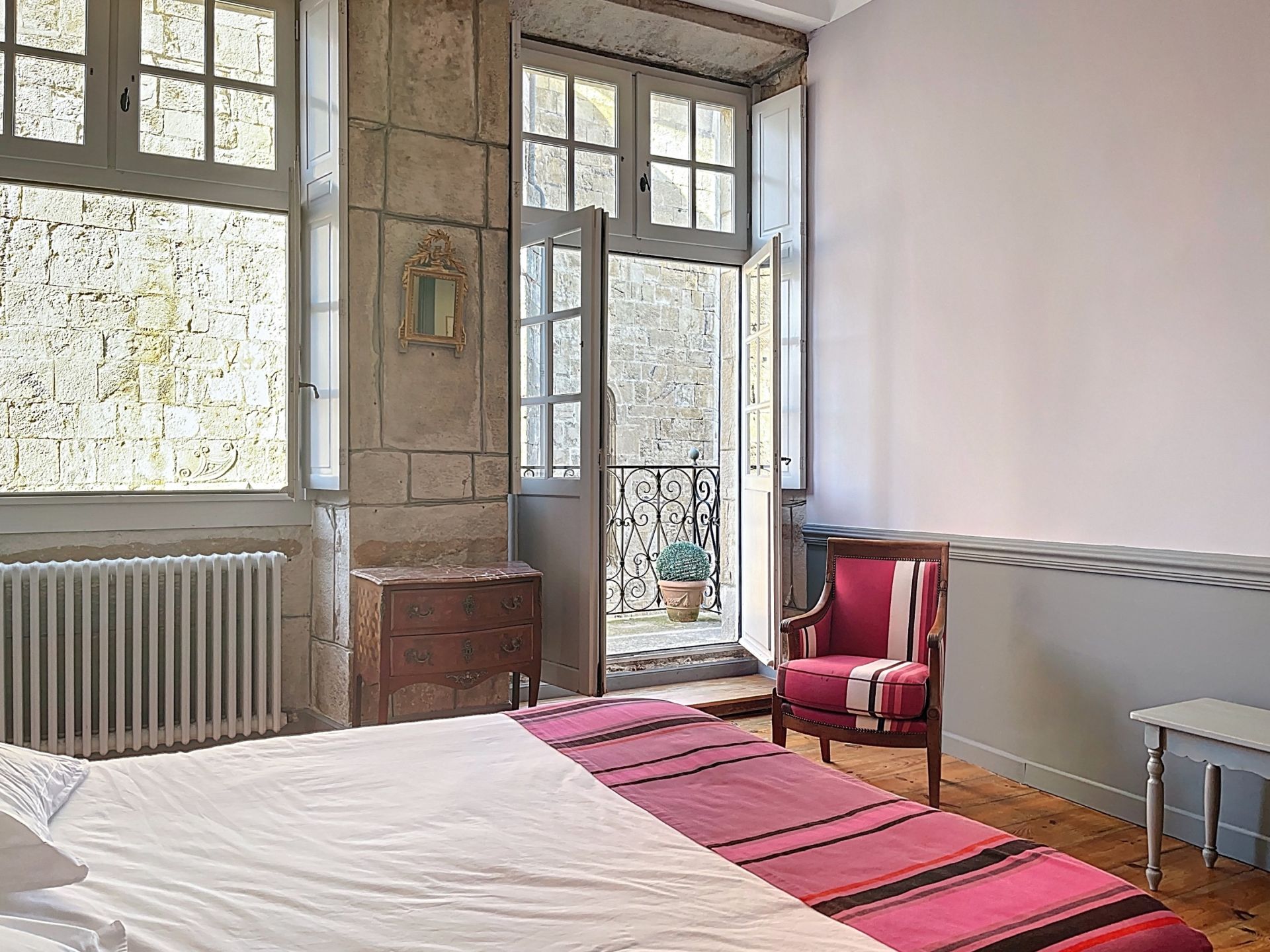 apartment 5 Rooms for sale on CIBOURE (64500)