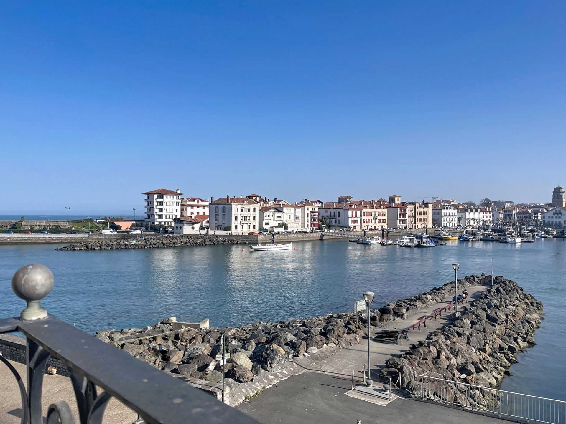 apartment 5 Rooms for sale on CIBOURE (64500)
