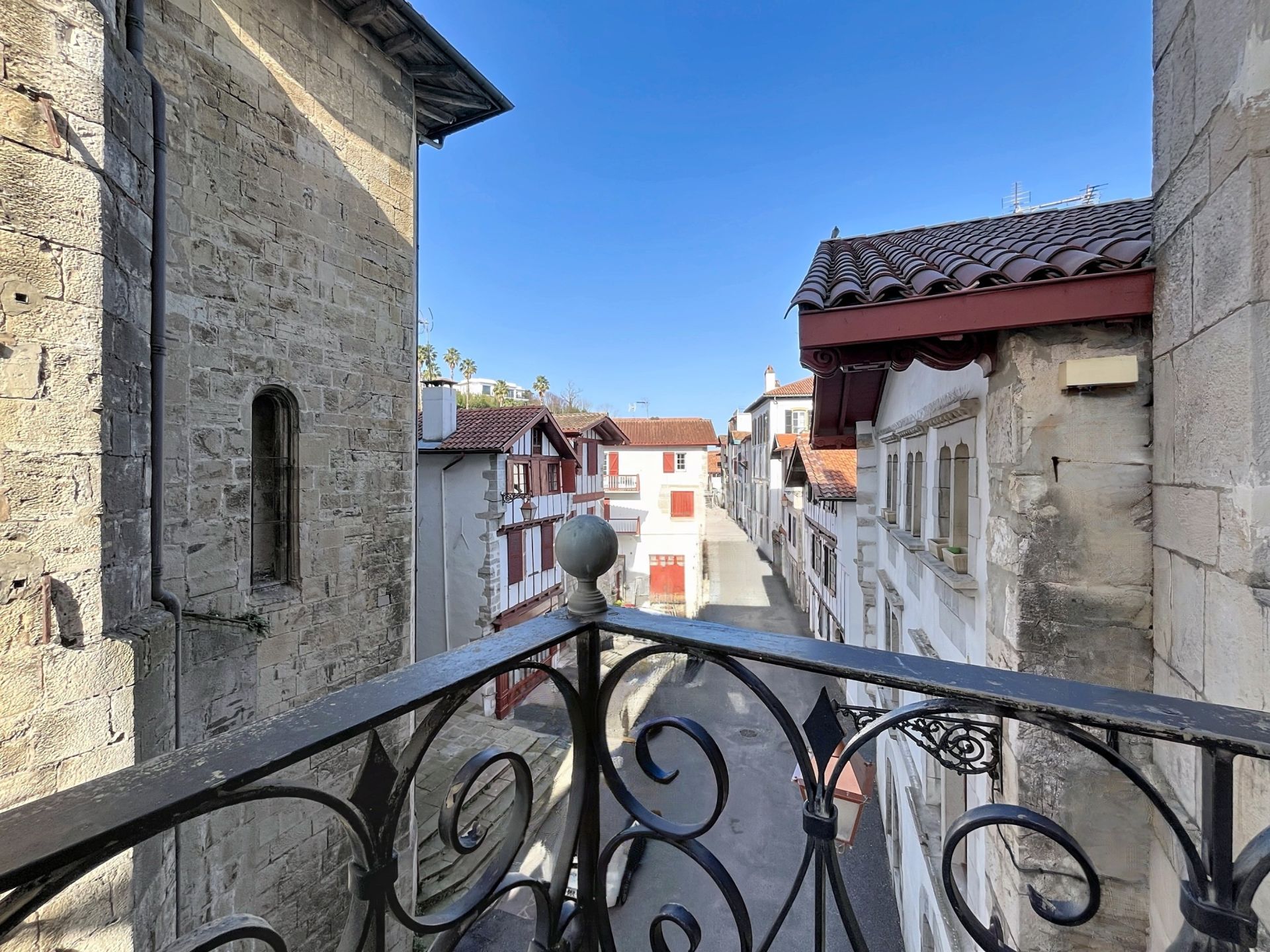 apartment 5 Rooms for sale on CIBOURE (64500)