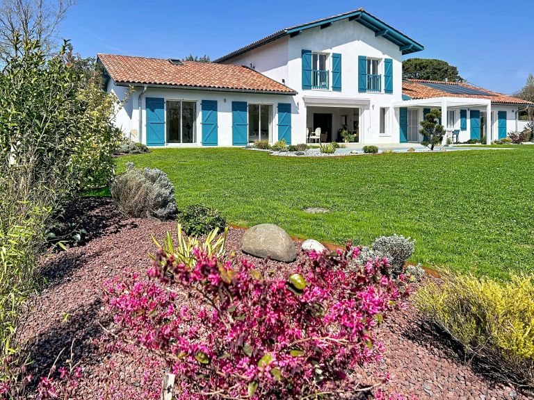 maison 11 Pièces en vente sur ARCANGUES (64200)