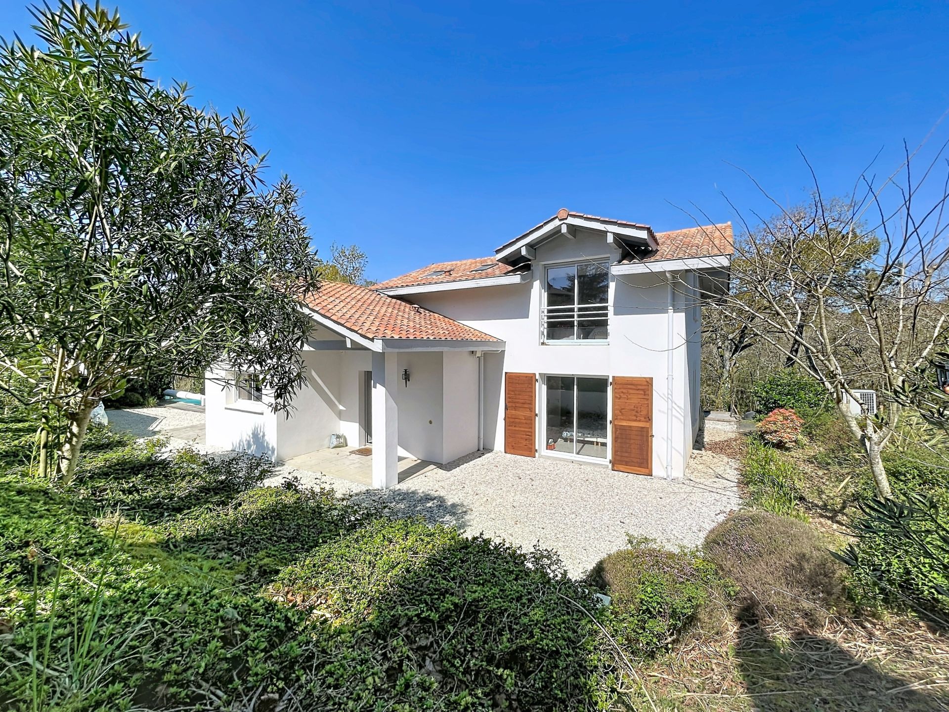 house 6 Rooms for sale on ARCANGUES (64200)